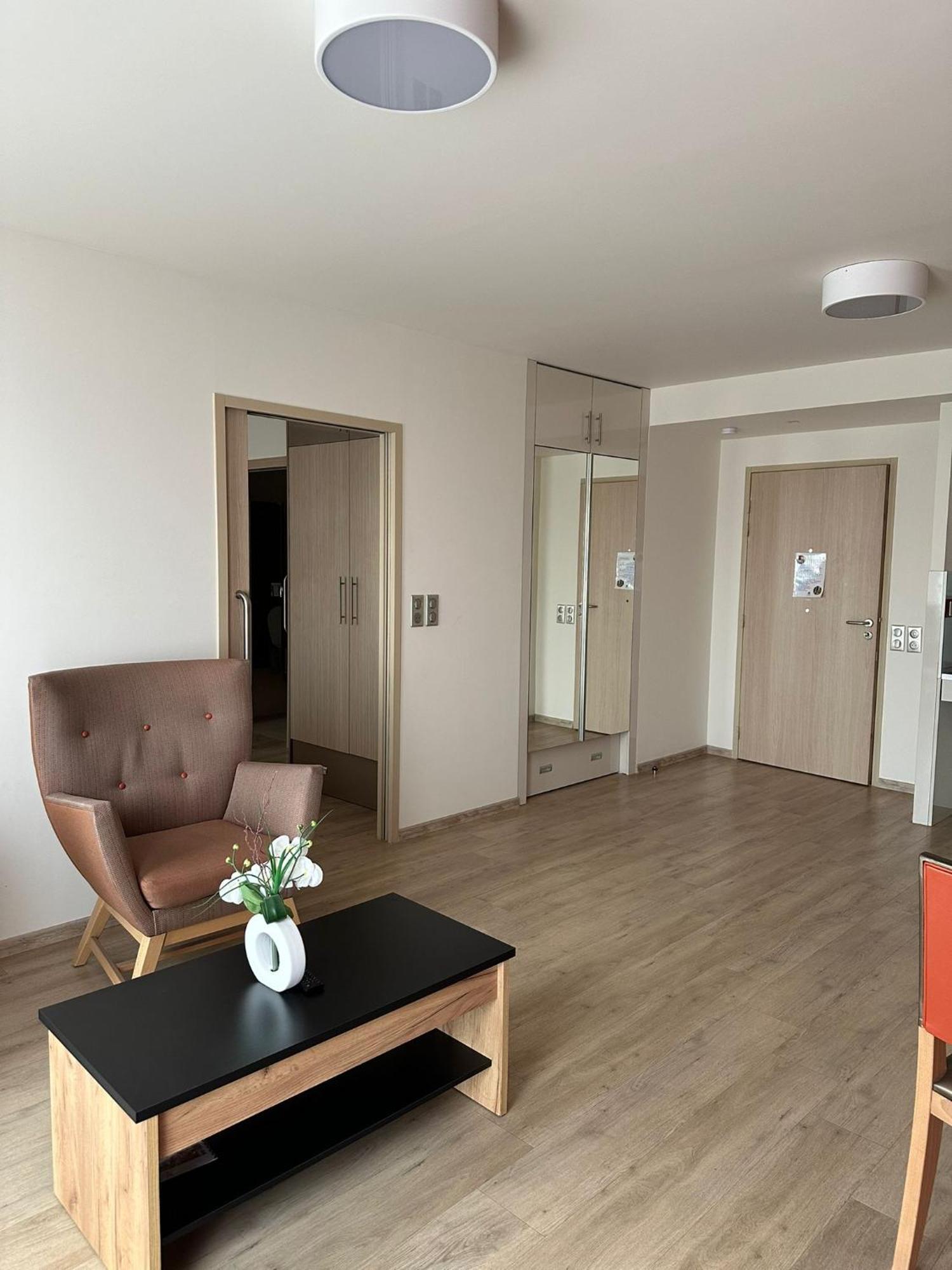 Zenao Montreuil- Croix De Chavaux Lejlighed Montreuil  Eksteriør billede